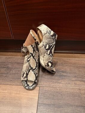 Vionic Snake-Print Peep-Toe Mules in Beige and Black